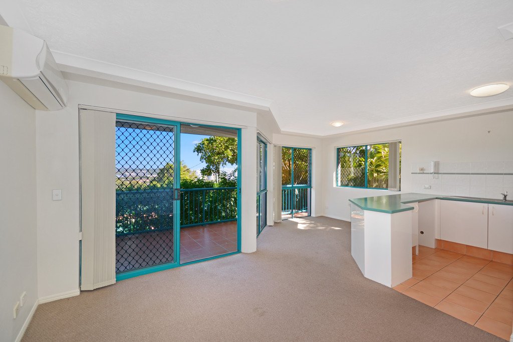 1/42 Rutledge Street COOLANGATTA 3