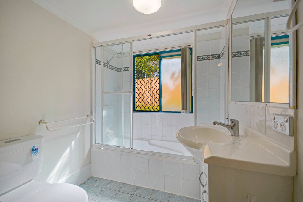 1/42 Rutledge Street COOLANGATTA 6