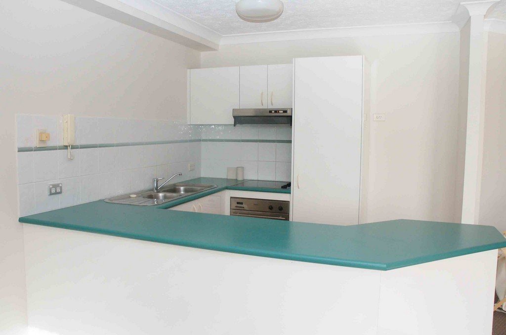 1/42 Rutledge Street COOLANGATTA 3