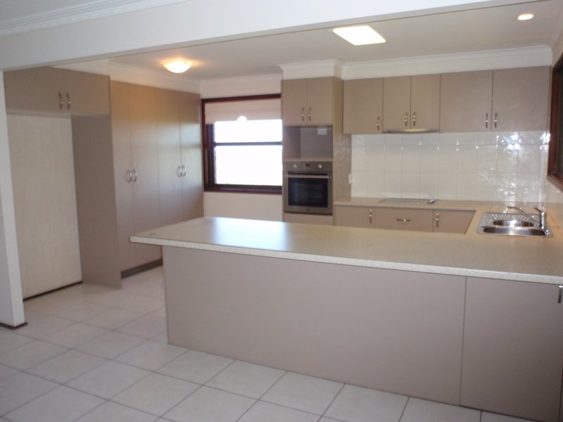 142 Simpsons Road CURRUMBIN WATERS 2