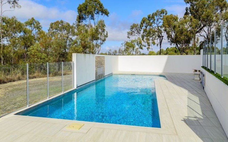 14/2 The Promenade BOYNE ISLAND 2