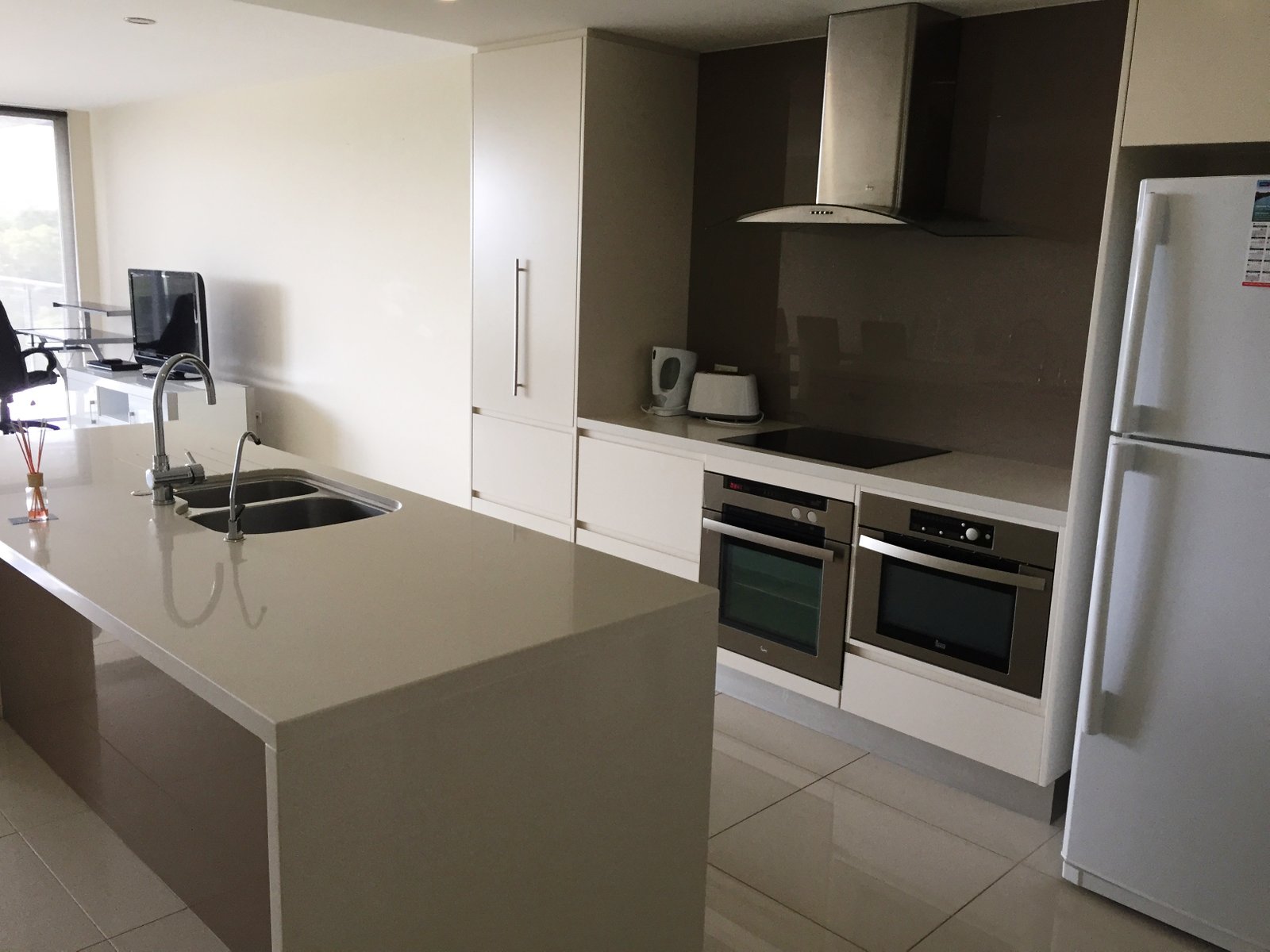 14/2 The Promenade BOYNE ISLAND 3