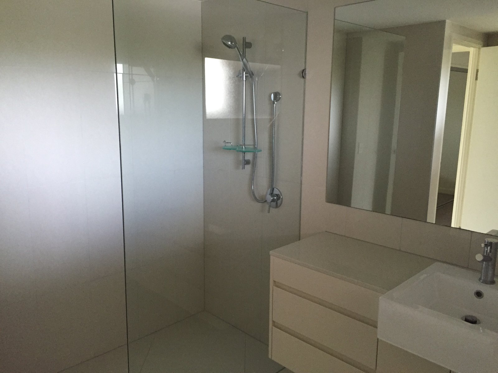 14/2 The Promenade BOYNE ISLAND 12