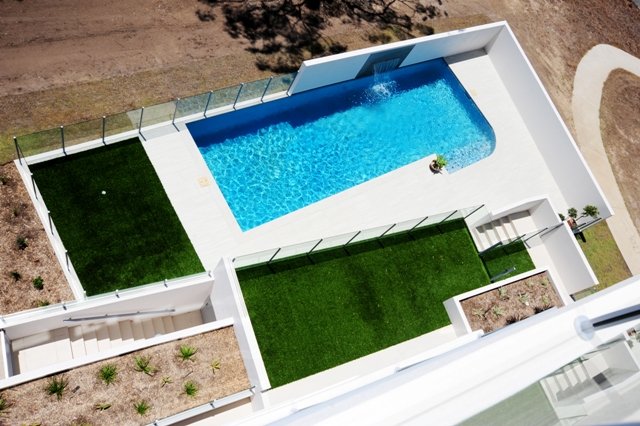 14/2 The Promenade BOYNE ISLAND 16