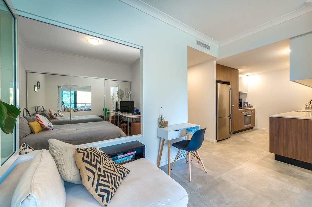 1420/397 Christine Avenue VARSITY LAKES 4