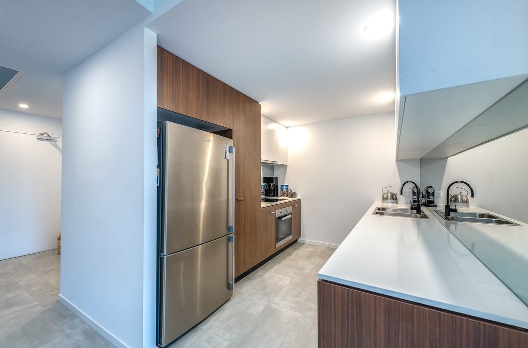 1420/397 Christine Avenue VARSITY LAKES 6