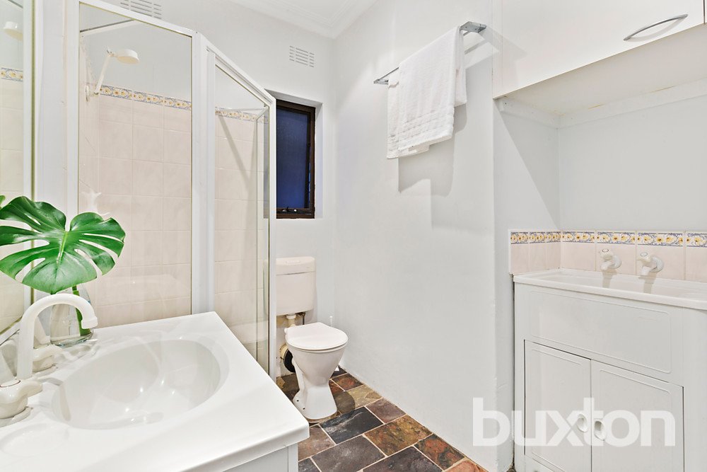Gallery: 14/214 Beach Road