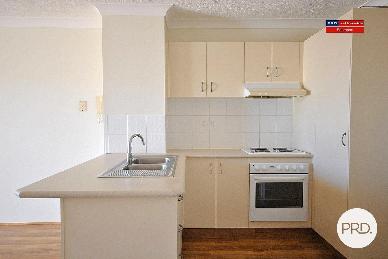 14/217 Scarborough Street SOUTHPORT 5