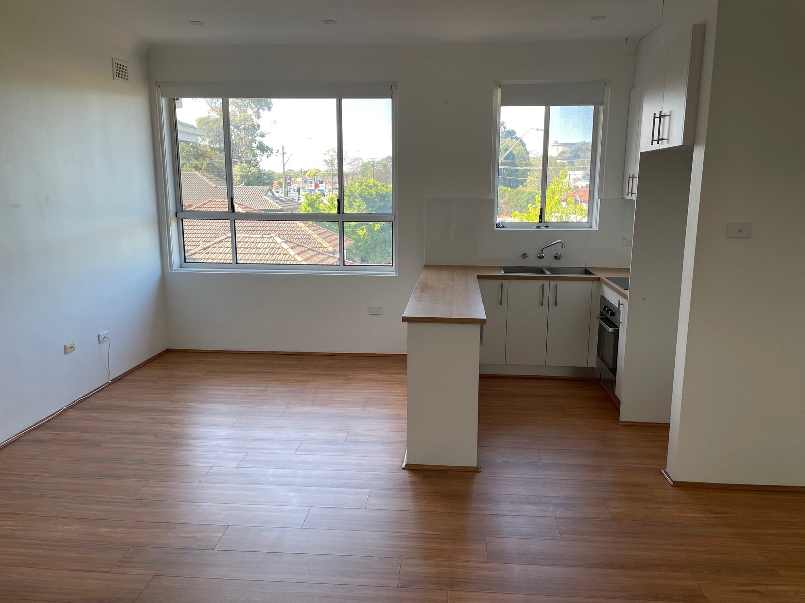 14/229 King Georges Road ROSELANDS 1