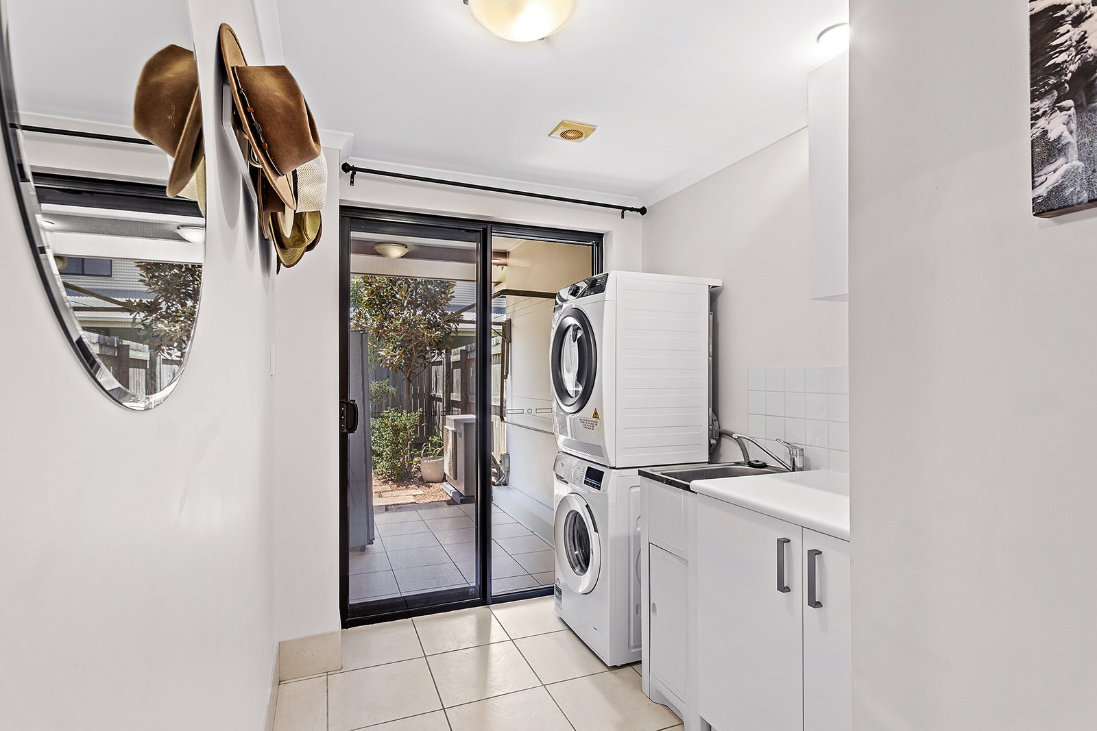 14/25 Abell Road CANNONVALE 8