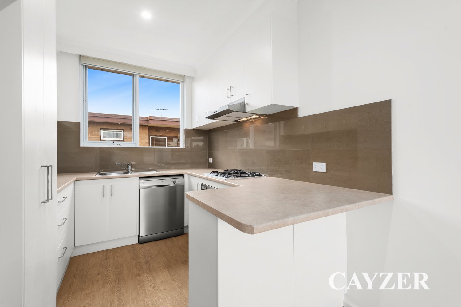 Gallery: 14/26 Loch Street
