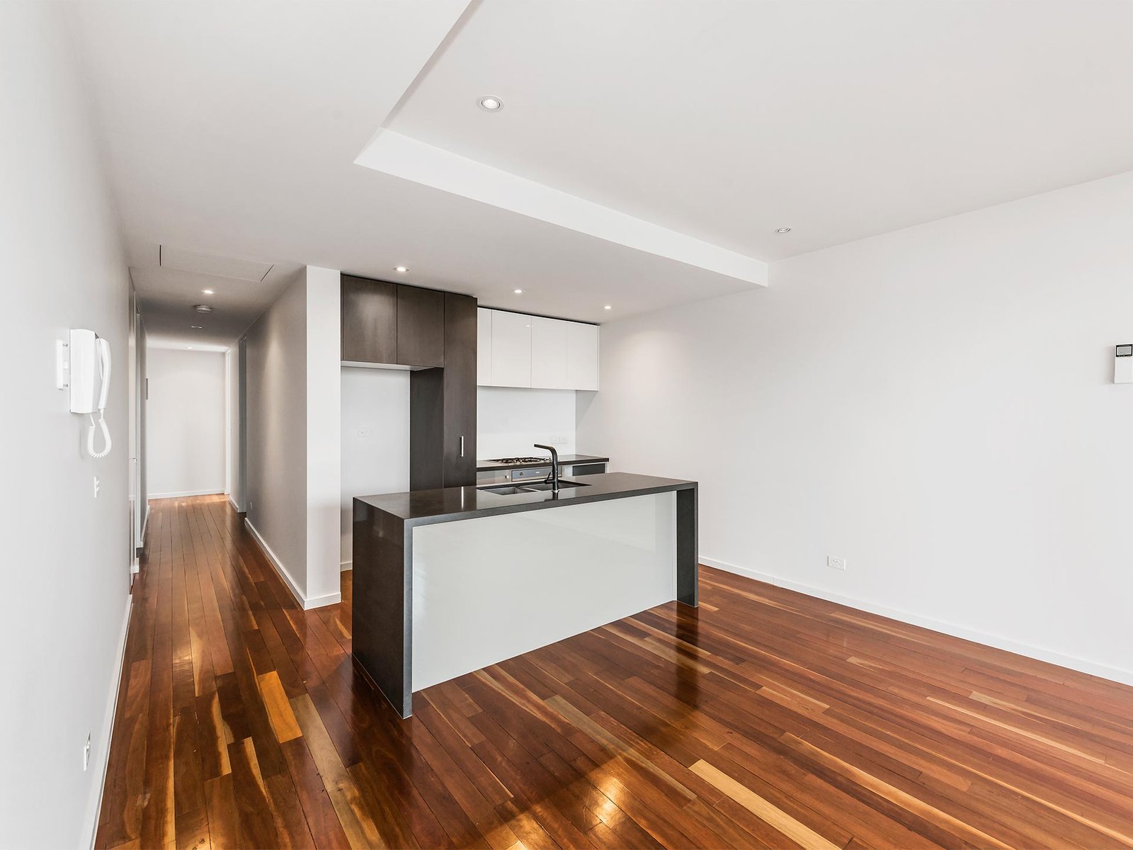 Gallery: 14/269 Hampton Street