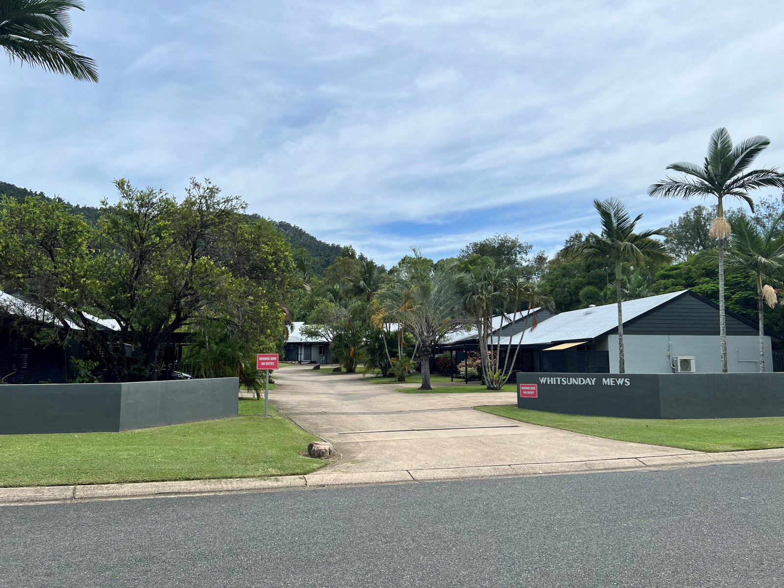 14/28 Island Drive CANNONVALE 1