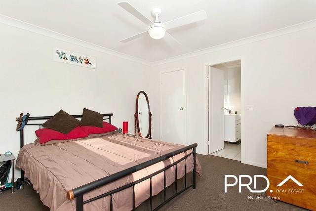 1/42A Farley Street CASINO 5