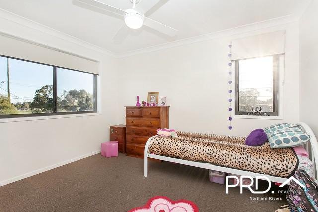 1/42A Farley Street CASINO 6