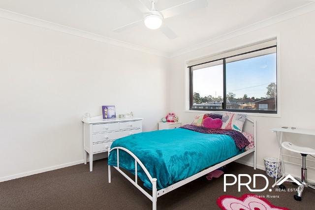 1/42A Farley Street CASINO 7