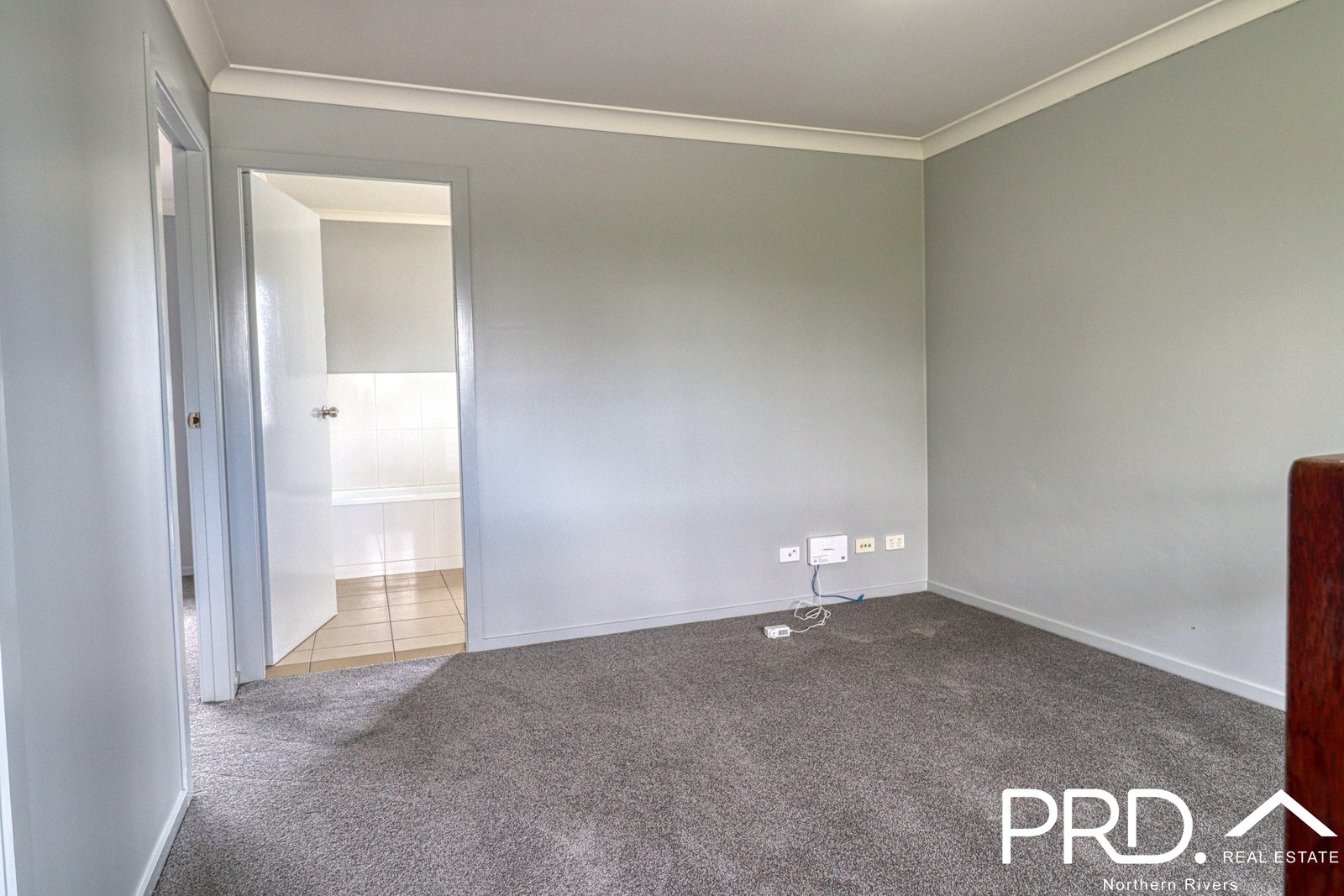 1/42A Farley Street CASINO 7