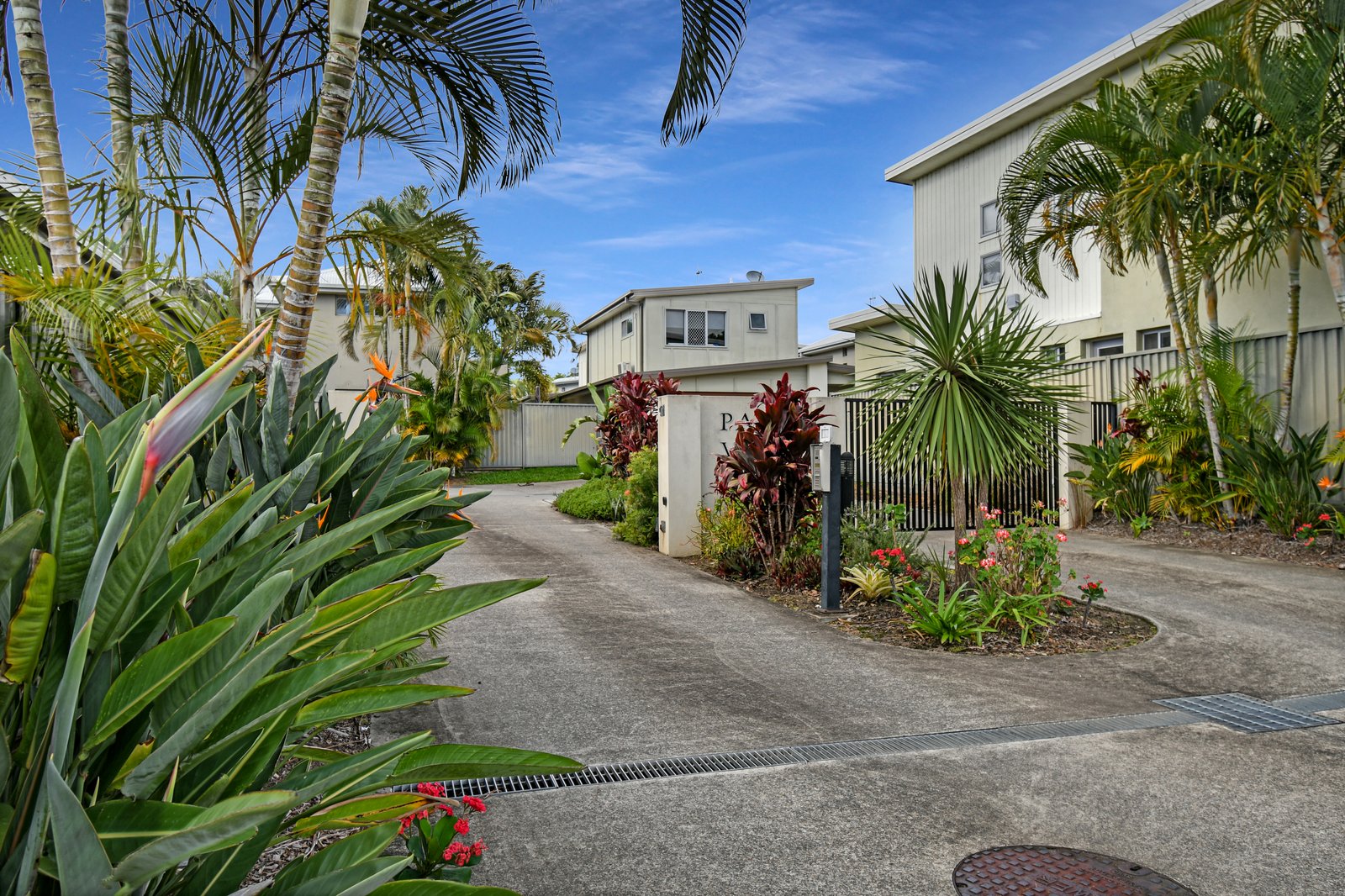 14/3-15 Lennox Circuit POTTSVILLE 2