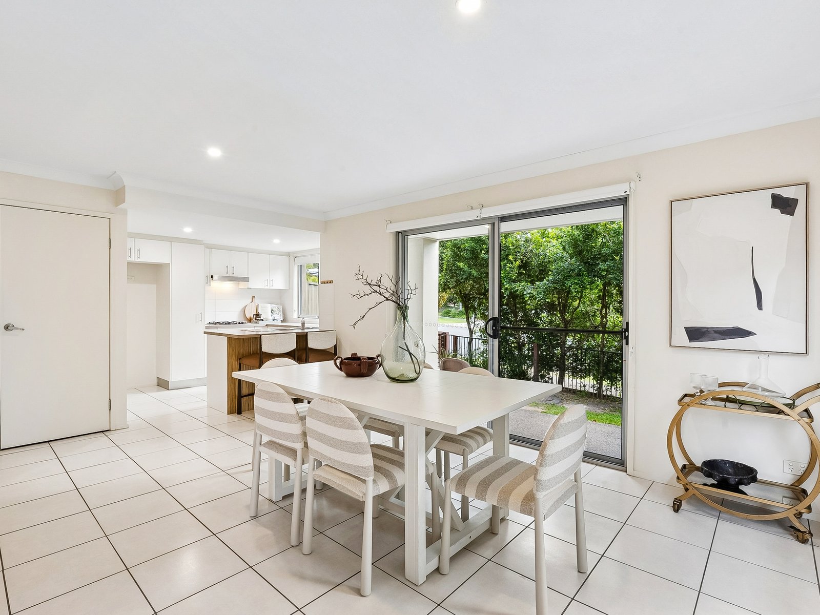 14/3-15 Lennox Circuit POTTSVILLE 5