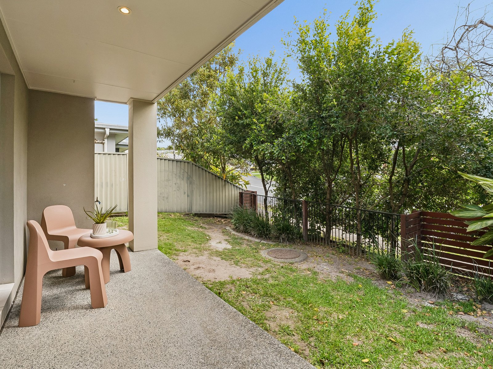 14/3-15 Lennox Circuit POTTSVILLE 16