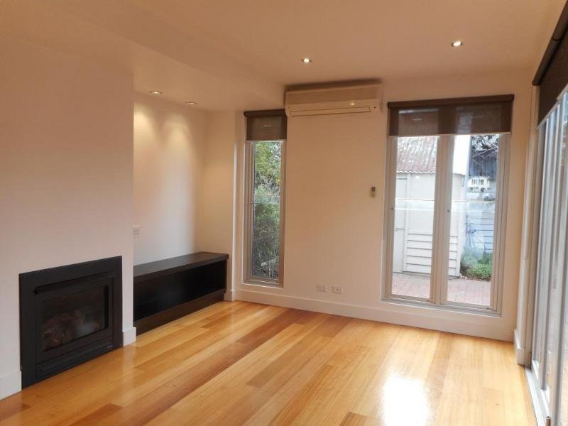 Gallery: 143 Esplanade West