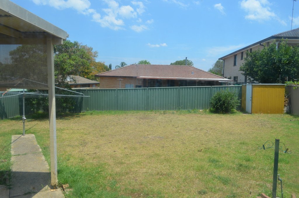 143 Fawcet St  GLENFIELD 11