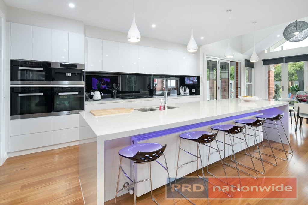 143 Wendouree Parade LAKE WENDOUREE 7