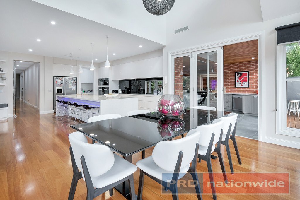 143 Wendouree Parade LAKE WENDOUREE 8