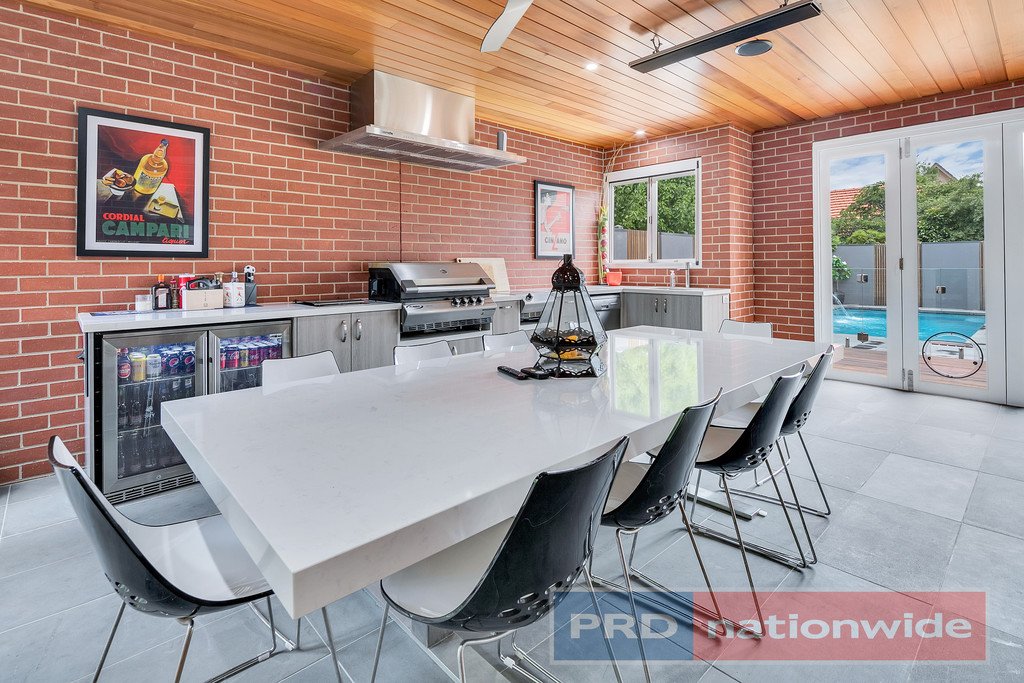 143 Wendouree Parade LAKE WENDOUREE 13