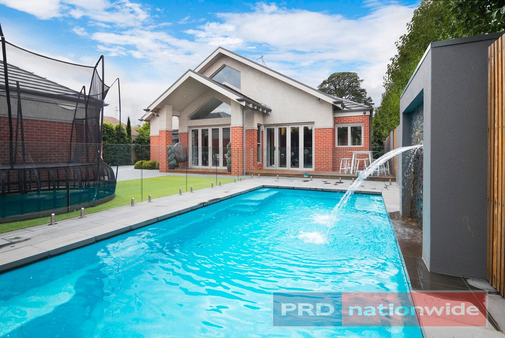 143 Wendouree Parade LAKE WENDOUREE 15