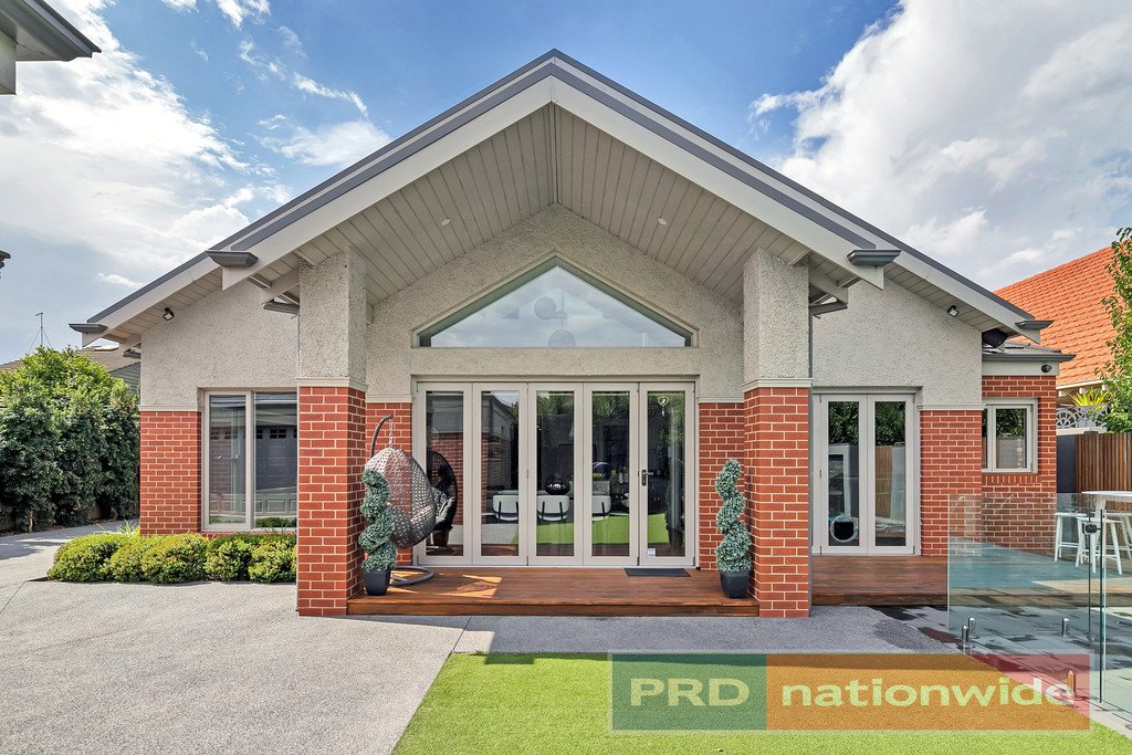 143 Wendouree Parade LAKE WENDOUREE 16