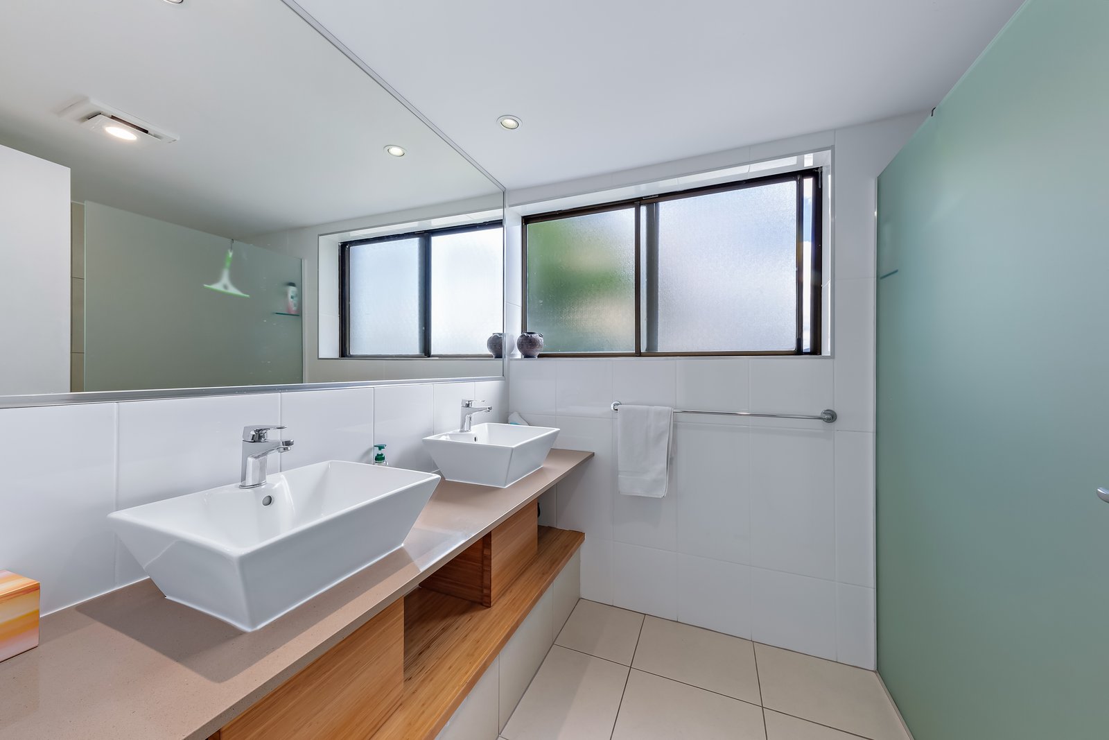 143/6 Eshelby Drive CANNONVALE 10