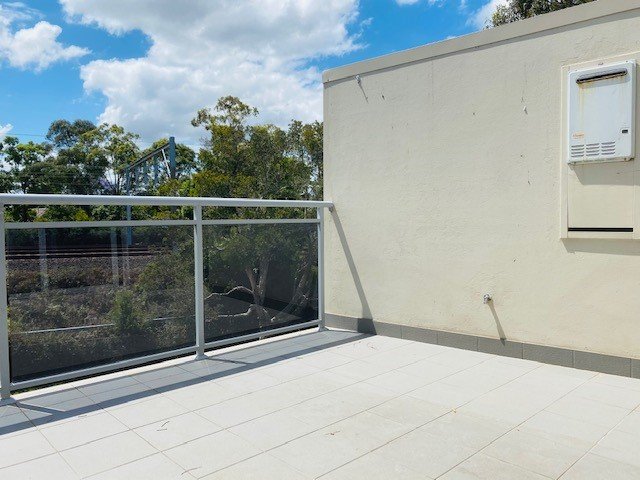 14/384A Railway Parade CARLTON 9