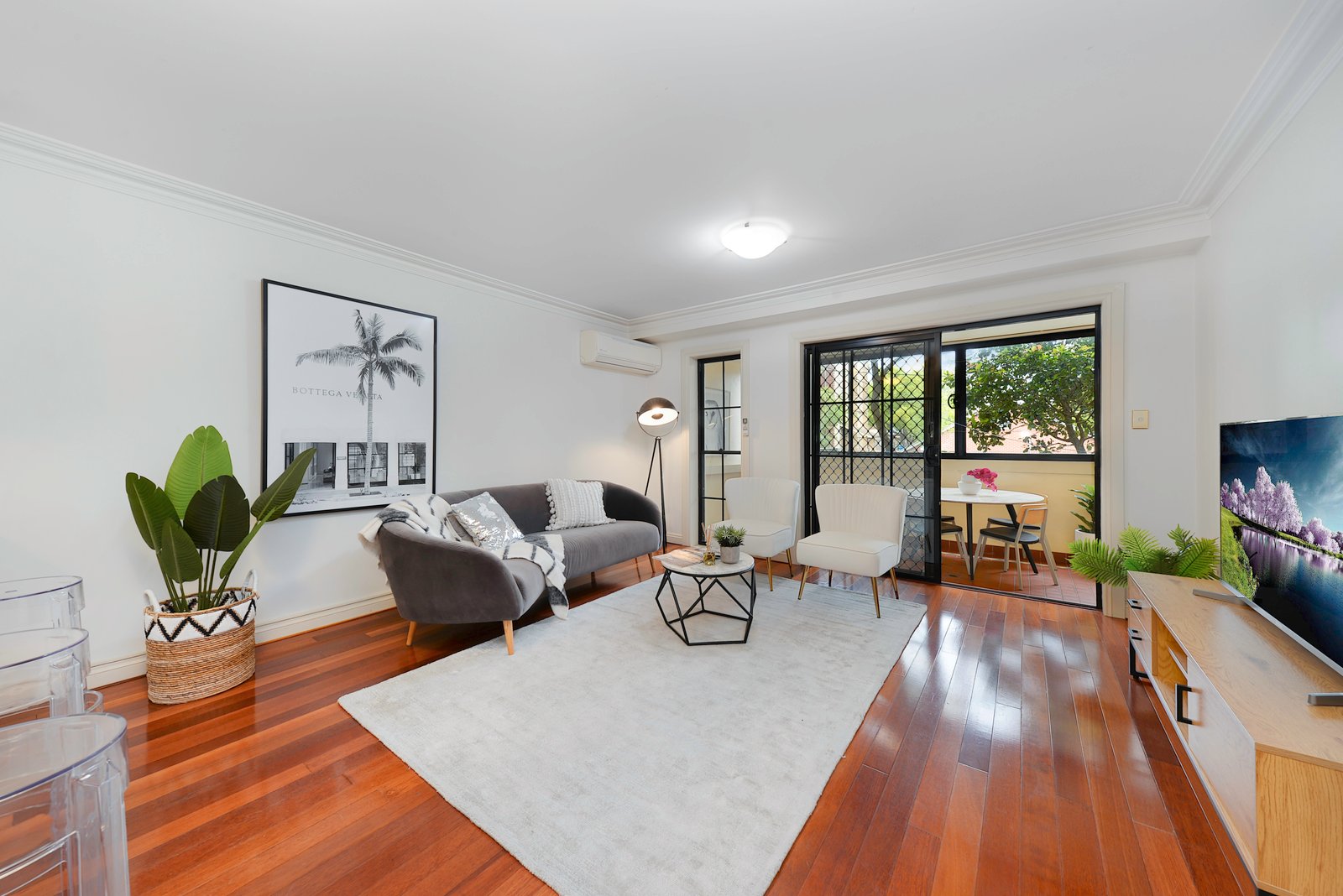 14/4-10 View Street ARNCLIFFE 2