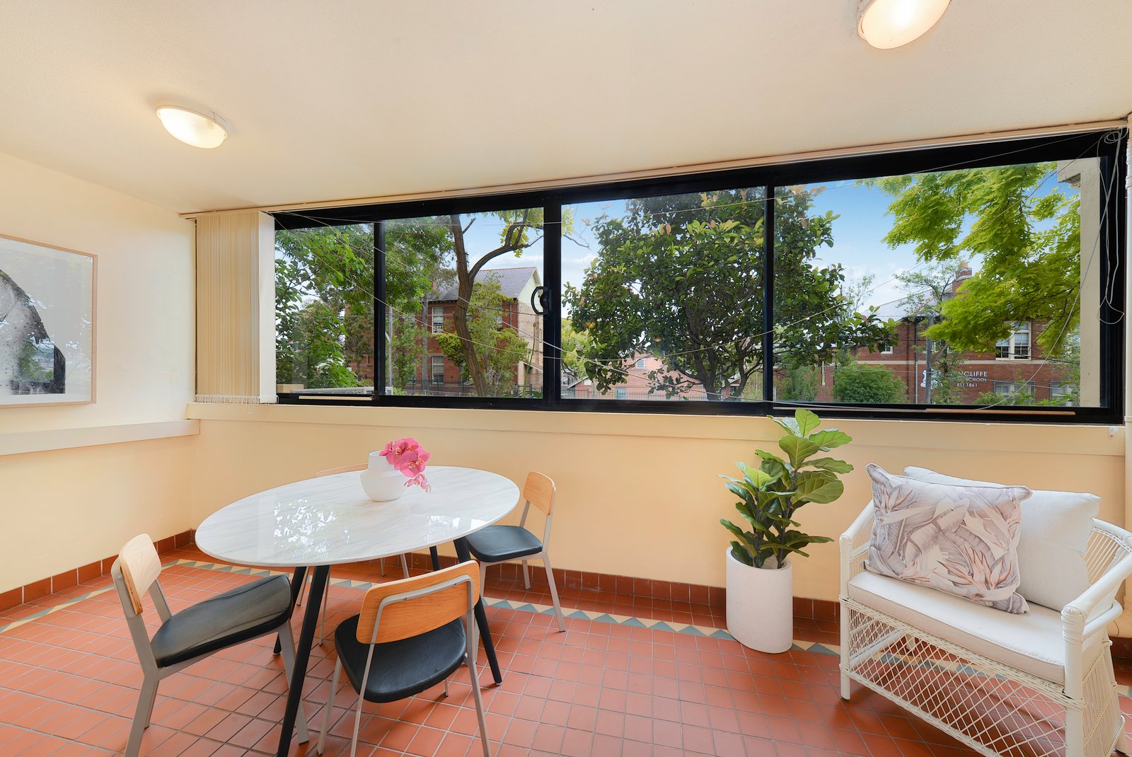 14/4-10 View Street ARNCLIFFE 4