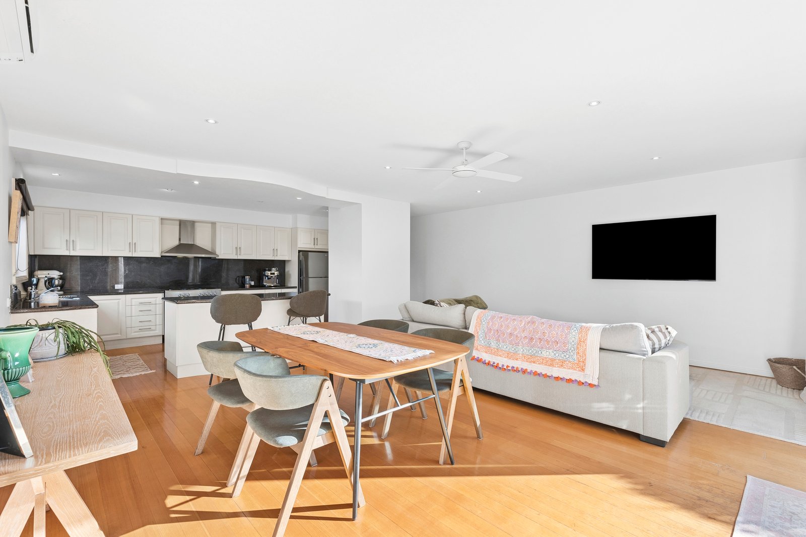 Gallery: 1/44 Balcombe Road