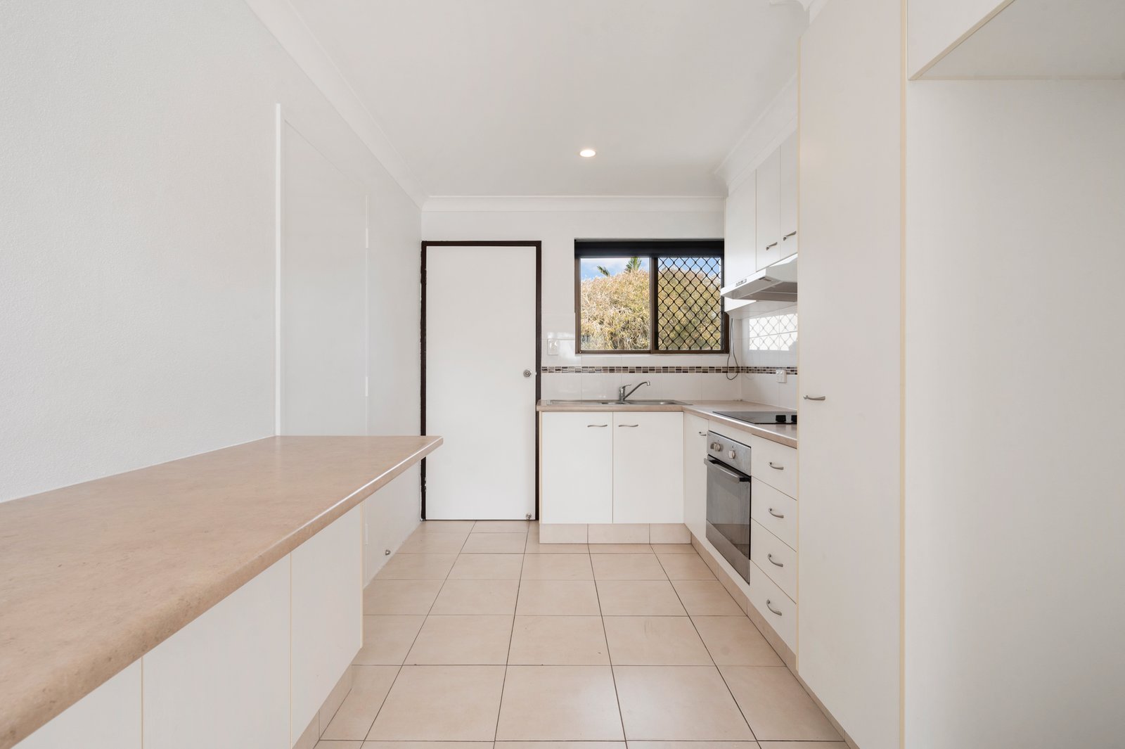 14/4 Boronia Avenue POTTSVILLE 4