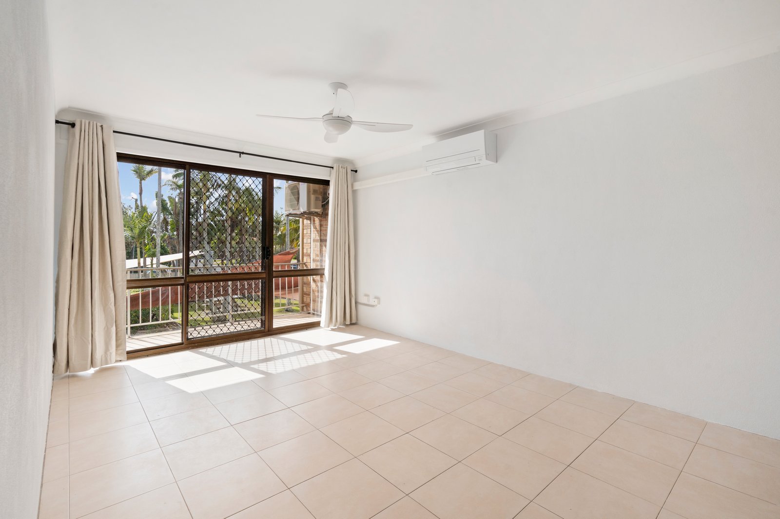 14/4 Boronia Avenue POTTSVILLE 5