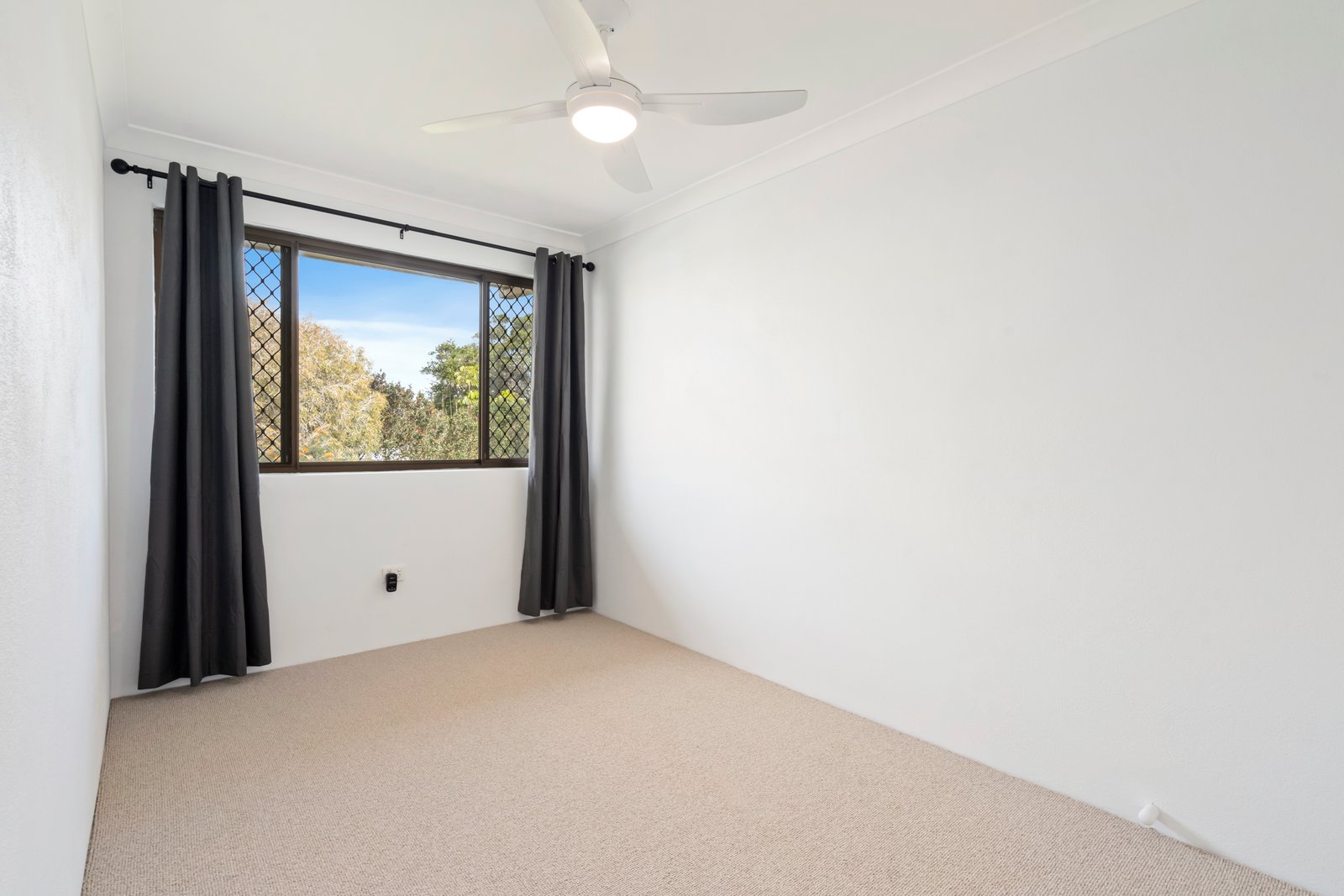 14/4 Boronia Avenue POTTSVILLE 8