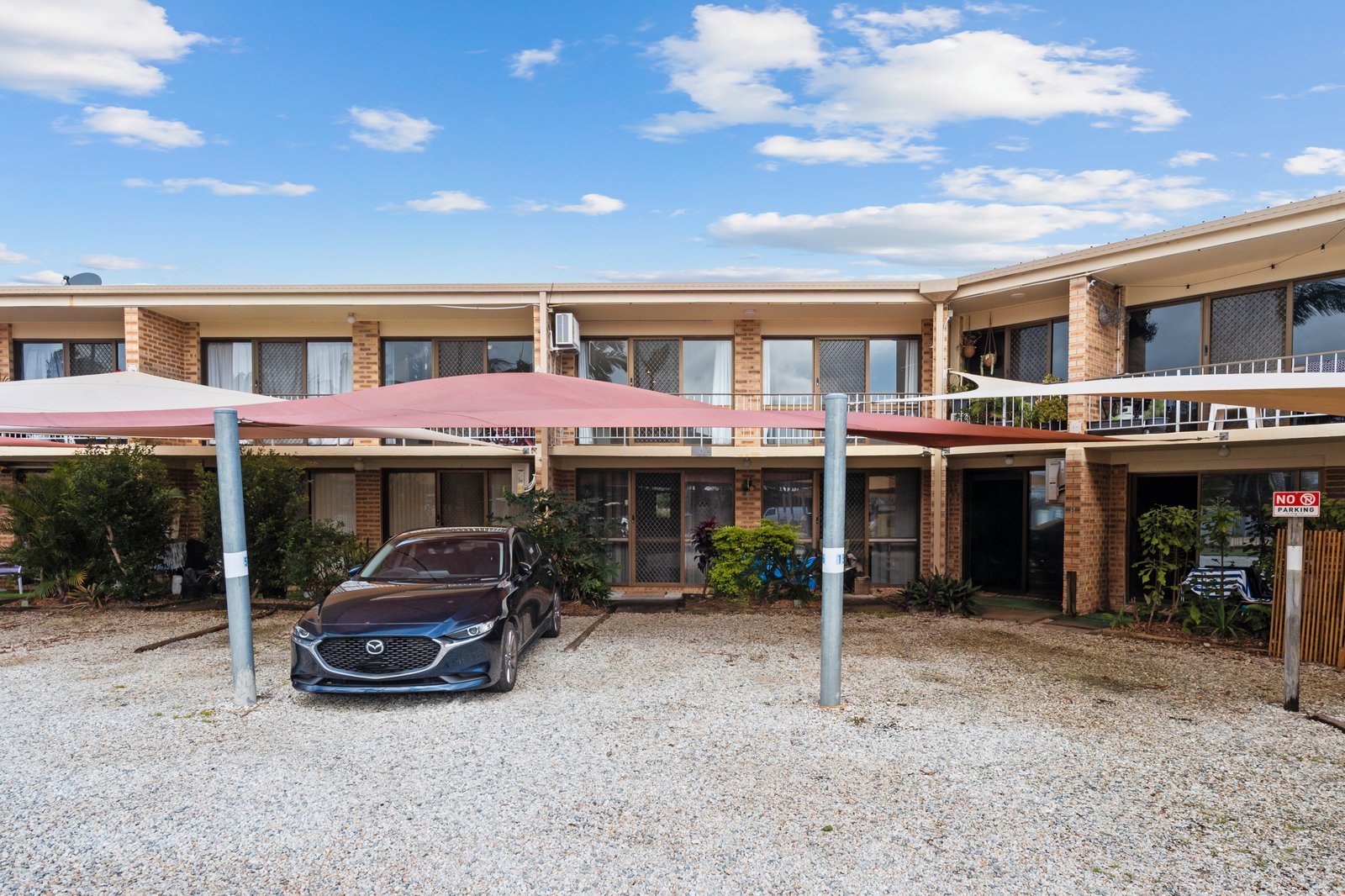 14/4 Boronia Avenue POTTSVILLE 11