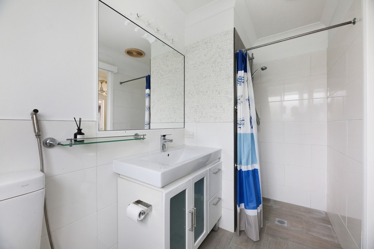 144 Christine Avenue BURLEIGH WATERS 8