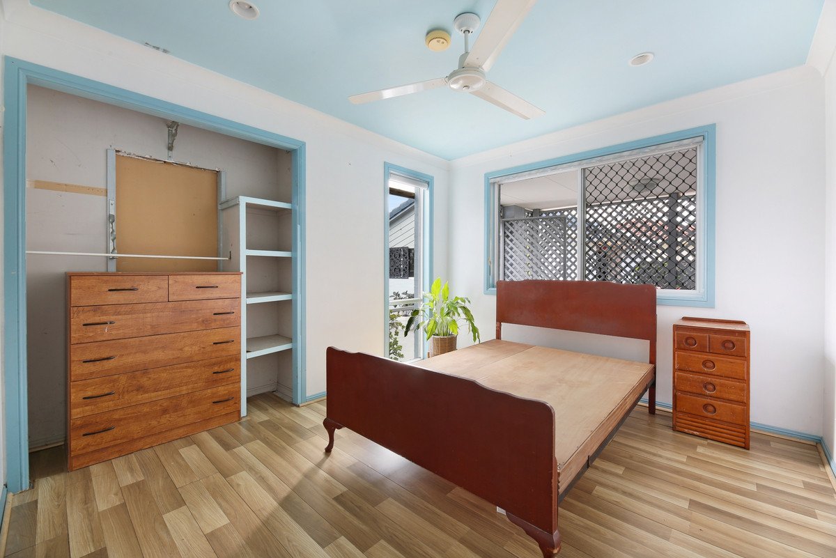 144 Christine Avenue BURLEIGH WATERS 9