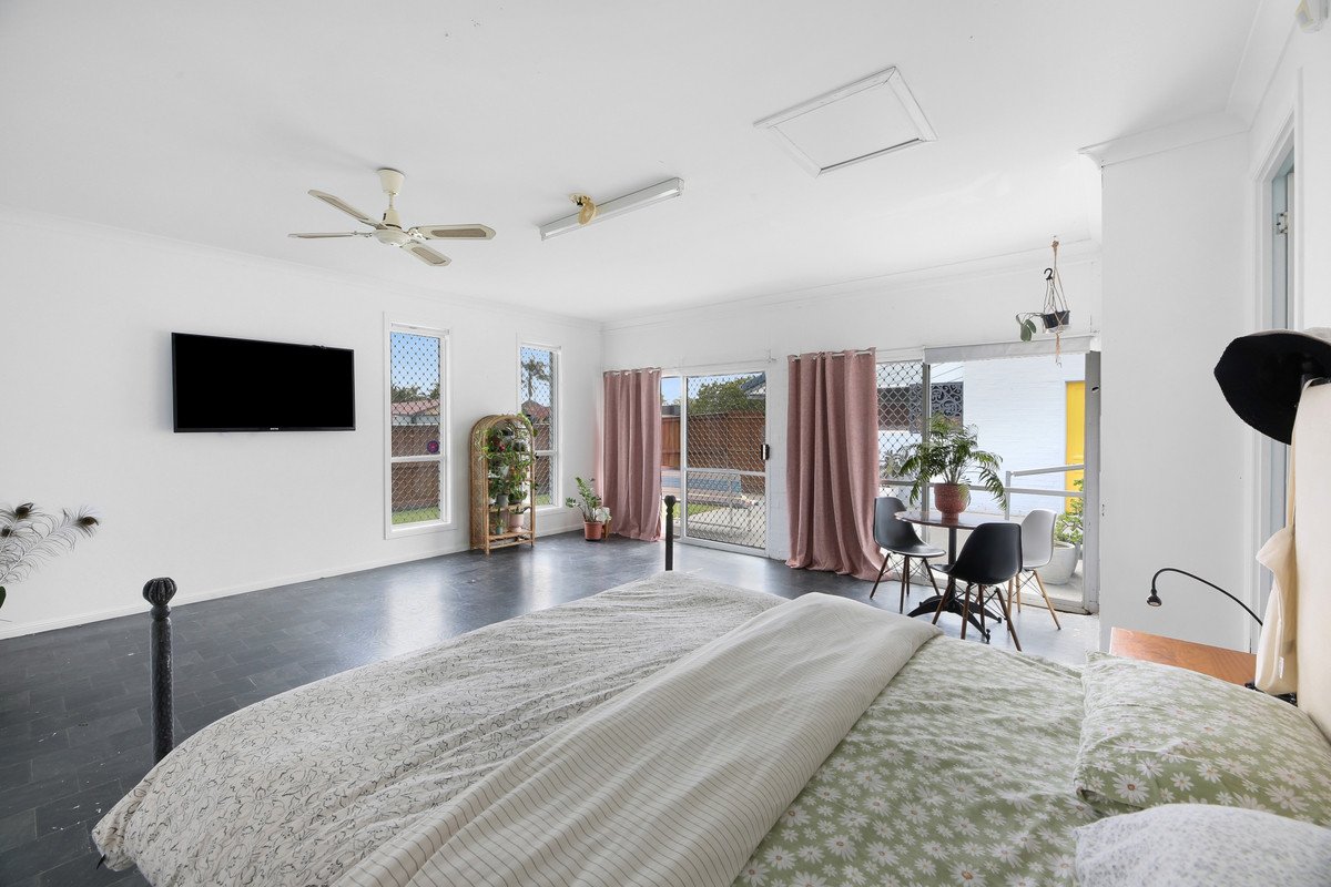 144 Christine Avenue BURLEIGH WATERS 12