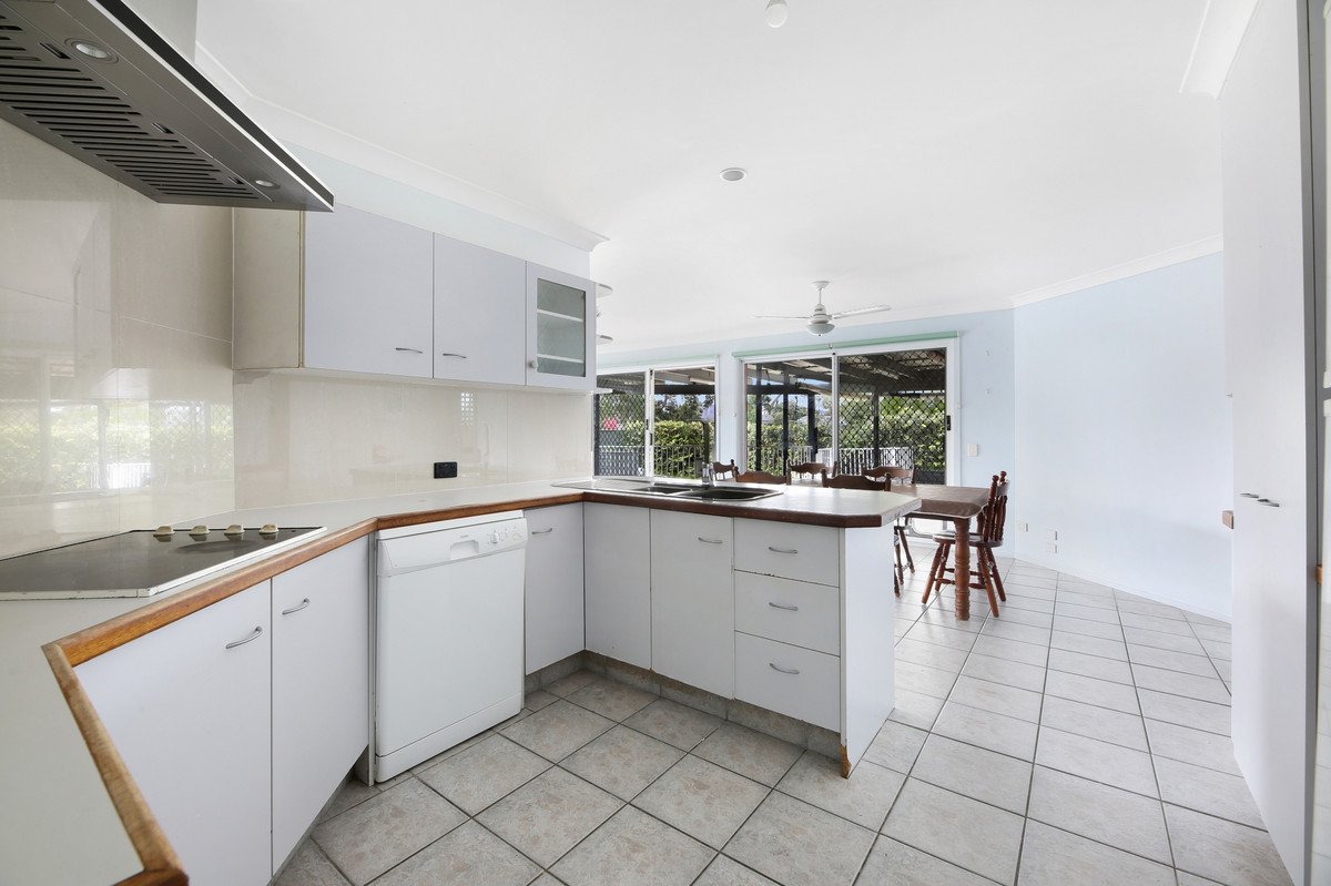 144 Christine Avenue BURLEIGH WATERS 18