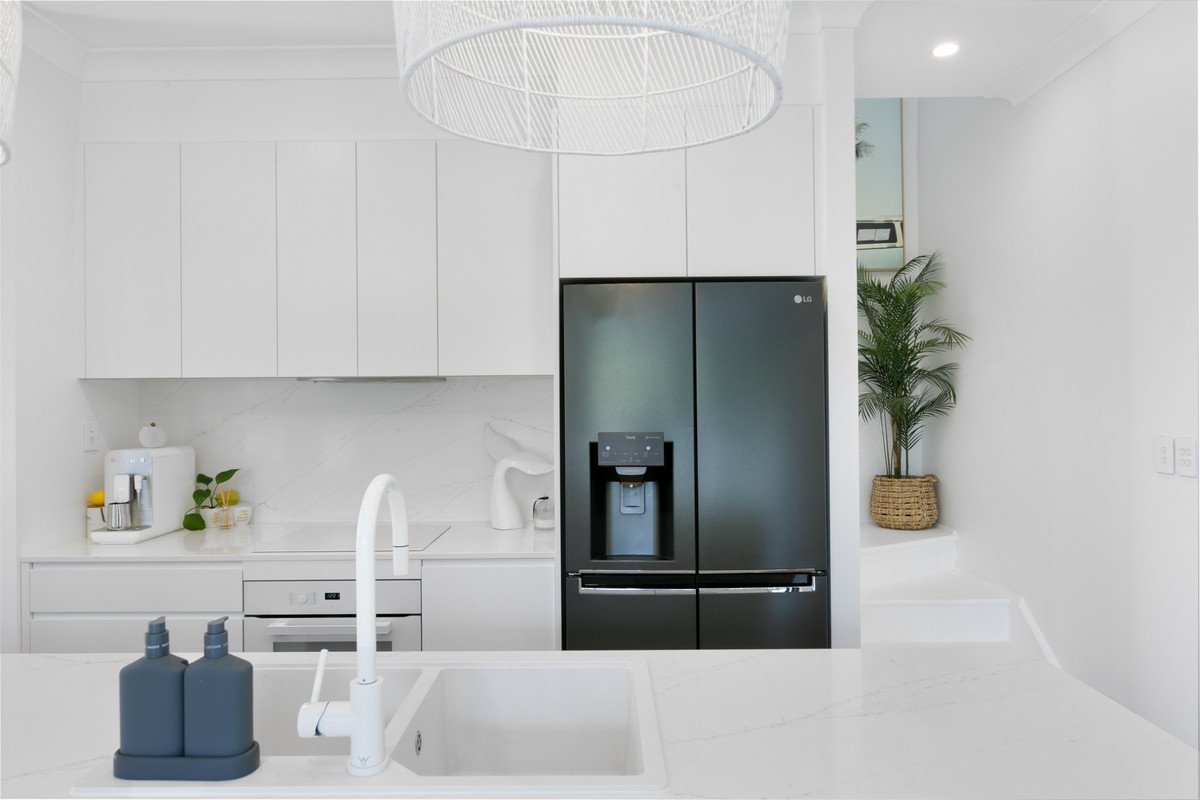 1/44 Dawn Parade Miami 6