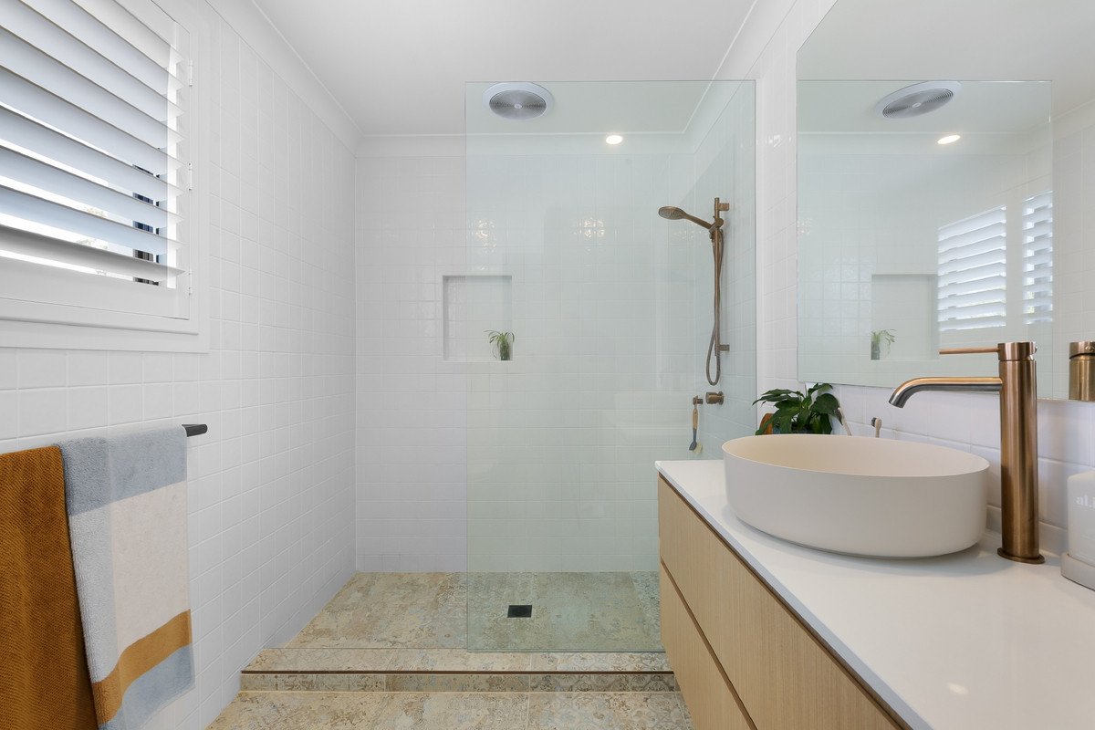 1/44 Dawn Parade Miami 18