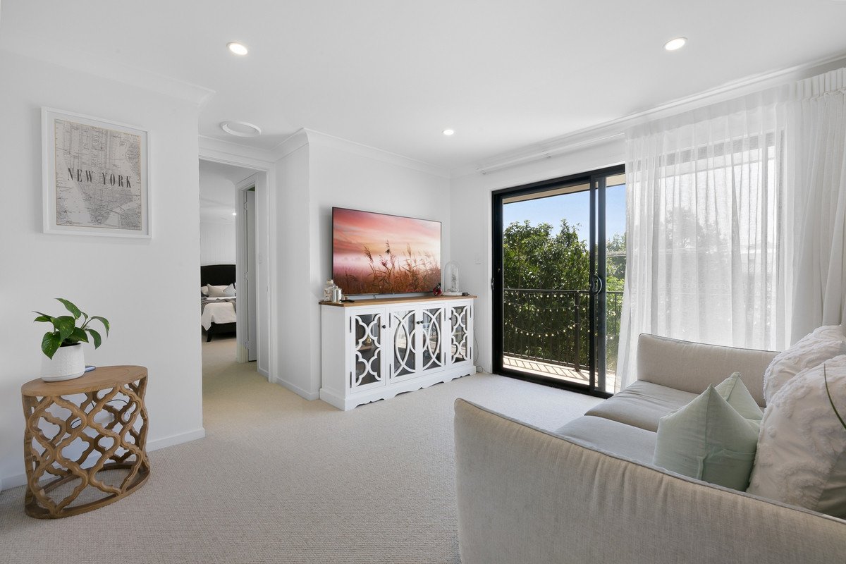 1/44 Dawn Parade Miami 17