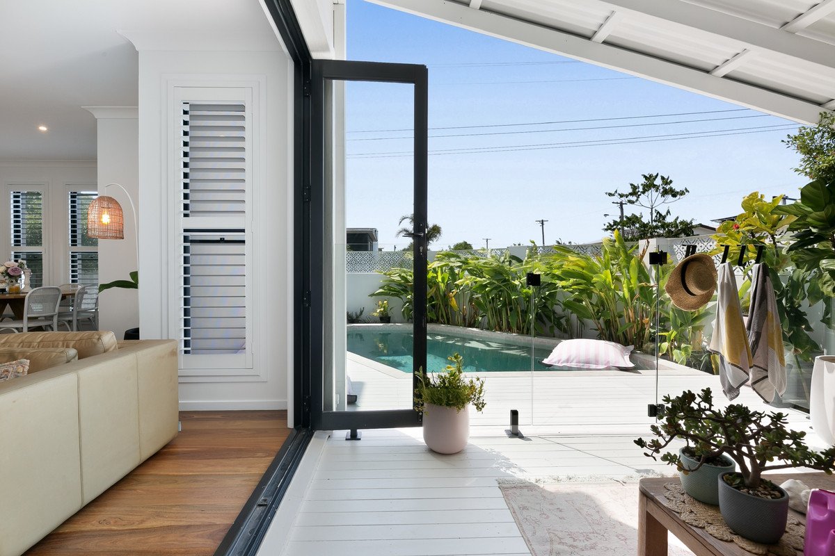 1/44 Dawn Parade Miami 19