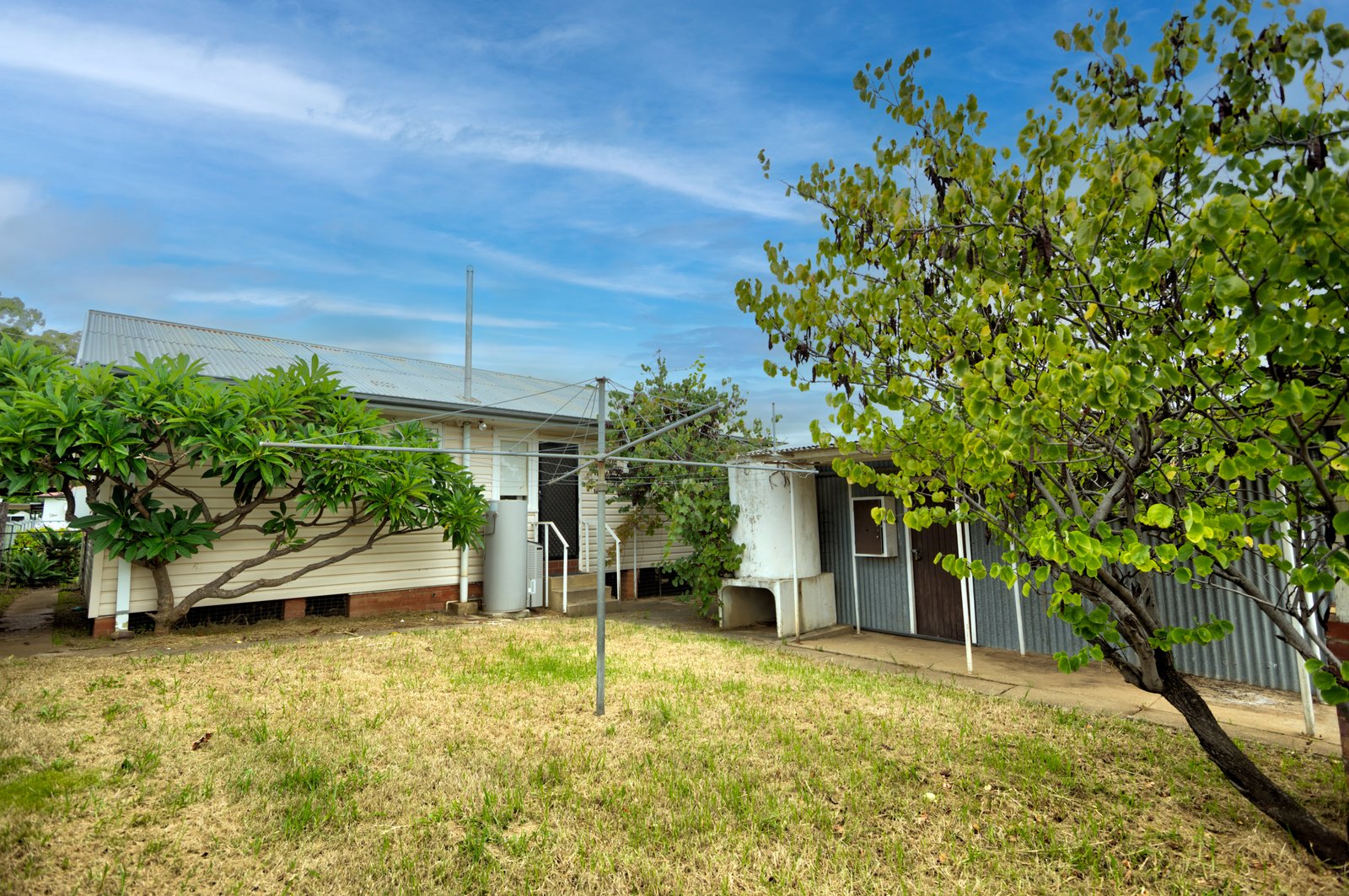 144 Robert Street TAMWORTH 4