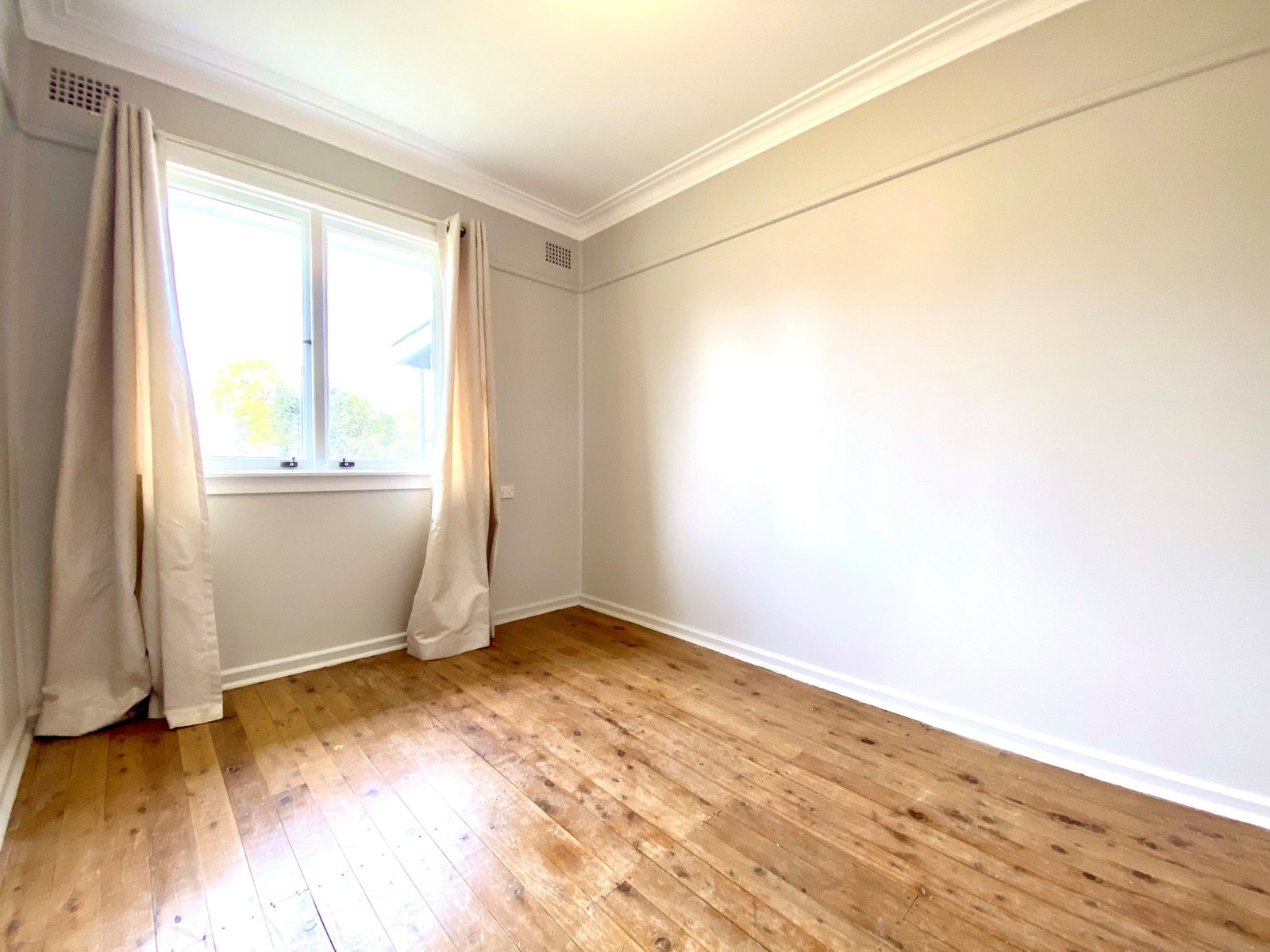 144 Robert Street TAMWORTH 8